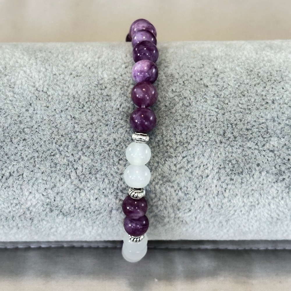 Lepidolite & Clear Quartz stone stretchy bracelet (purple & clear) round beads - Picture 3 of 11